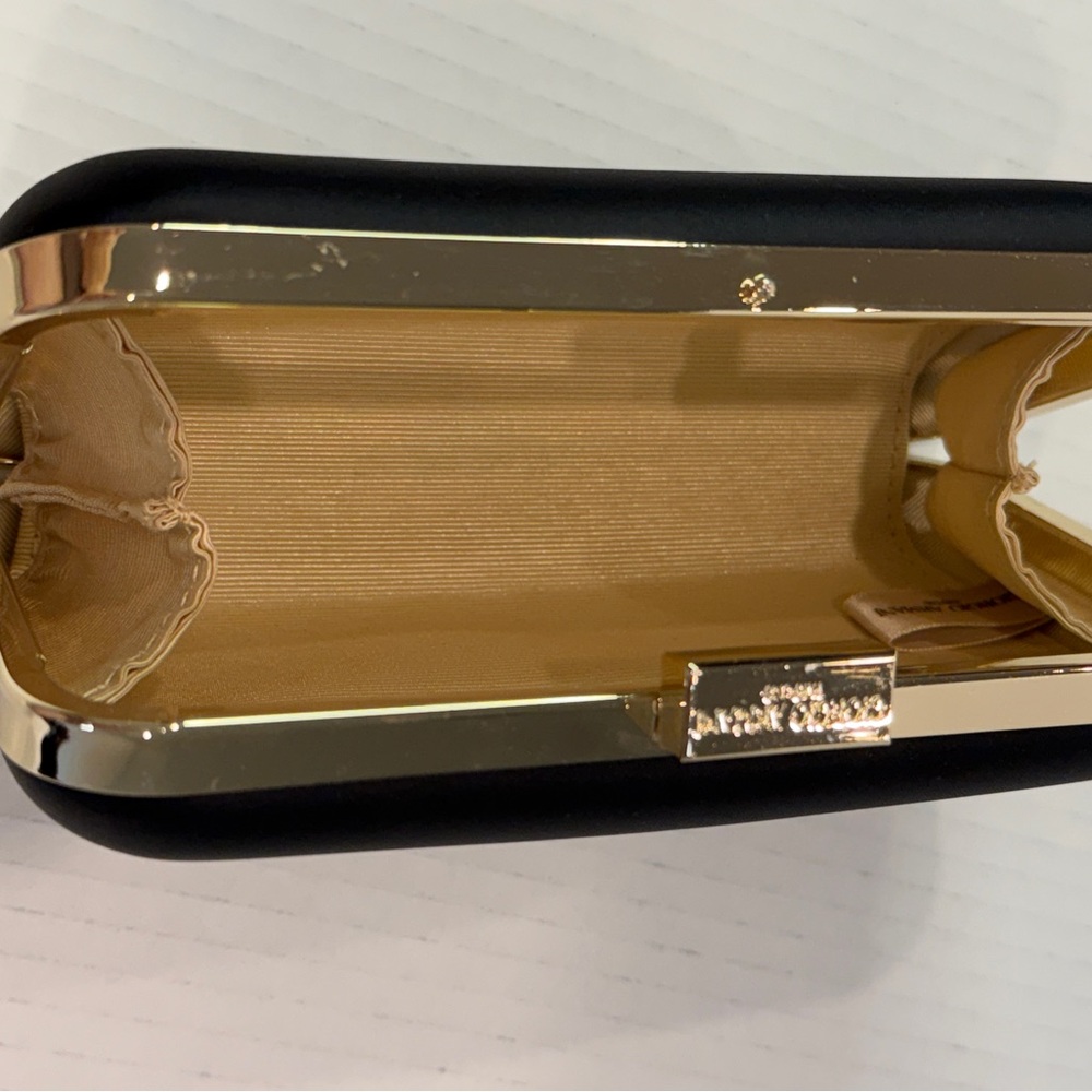 🆕 Giorgio Armani Parfums Black & Gold Clutch Case – Elegant Display Piece 🆕 - Picture 6 of 16